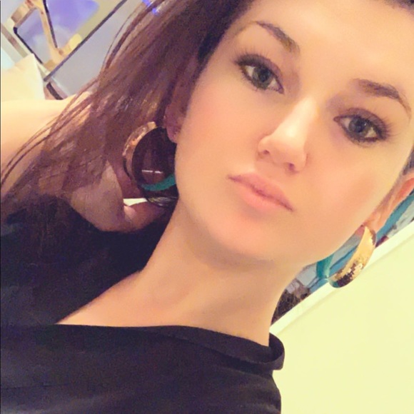 Earrings - Picture 4 of 4